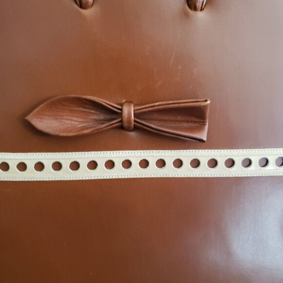 EUC petite stylish leather & vintage style handbag tan with bow - lined - Picture 9 of 9